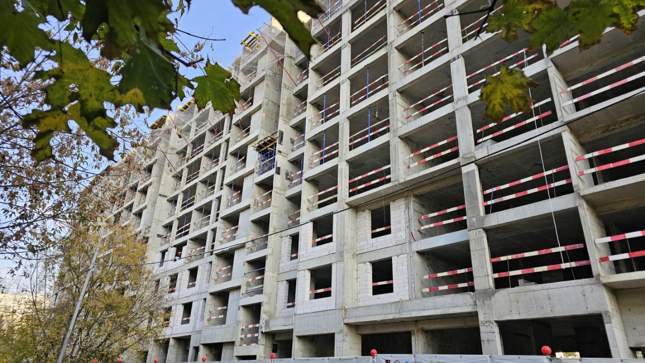 Одни ЖК дорожают, другие дешевеют, а в среднем колебания около нуля. Фото: Мир Квартир