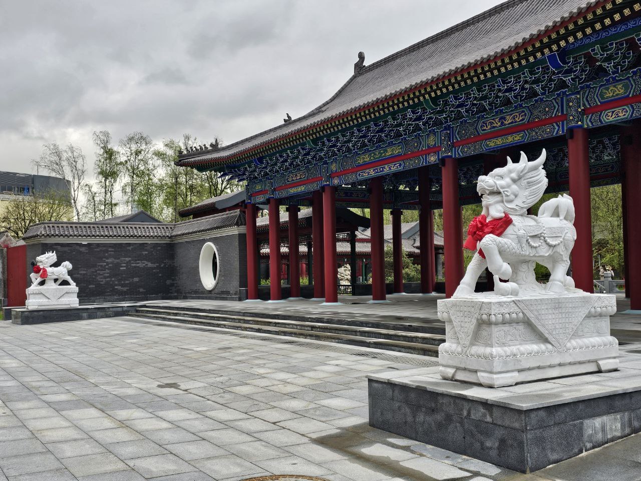 Контакты с Китаем становятся все теснее. На фото: китайский культурно-деловой центр «Хуамин». Фото: Мир Квартир