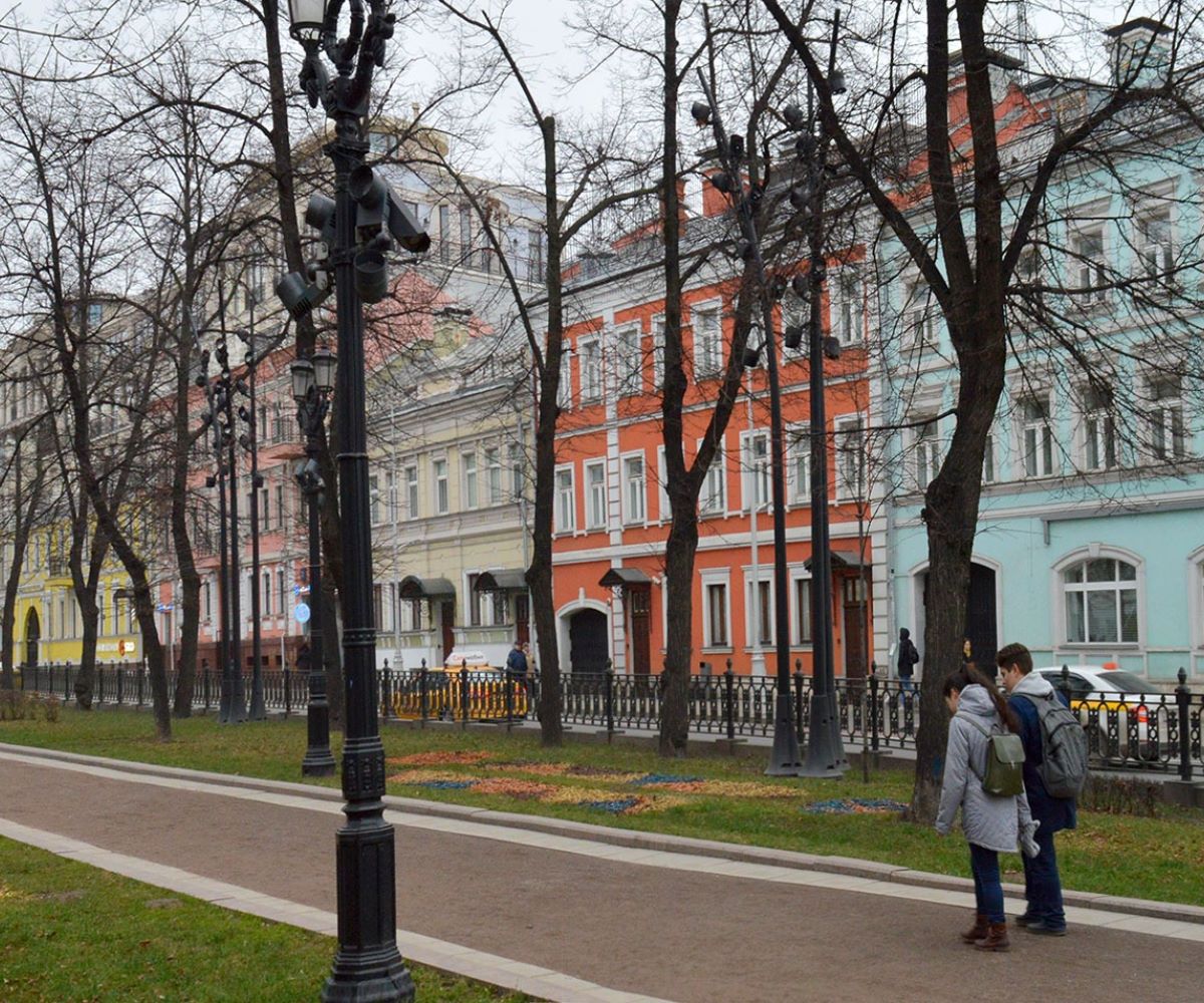 Петровский бульвар в Москве: дома старинные, реконструированные,  воссозданные с нуля. И квартиры за полмиллиарда рублей — Обзоры рынка  недвижимости в интернет-журнале МИР КВАРТИР